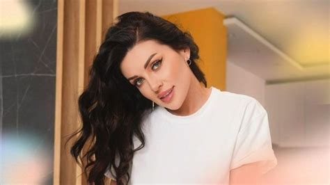 Luna Roulette Wiki, Bio, age, height, family, photos, videos, net worth.